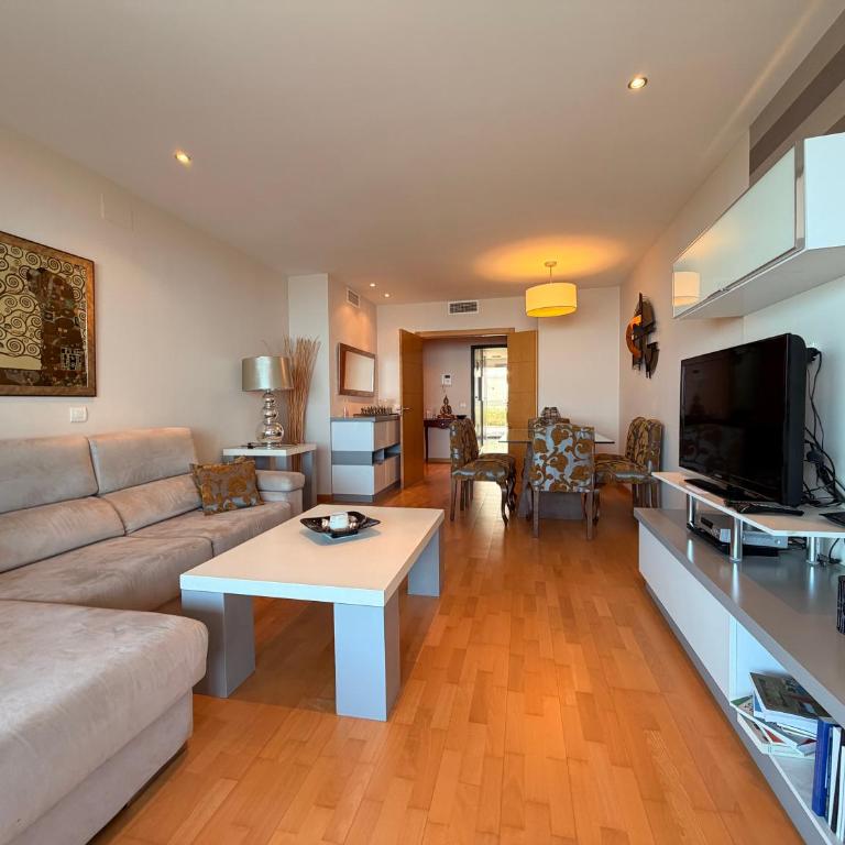 Camarate Golf Casares Luxury Apartment - Two-Bedroom Apartment with Balcony and Sea View - 4