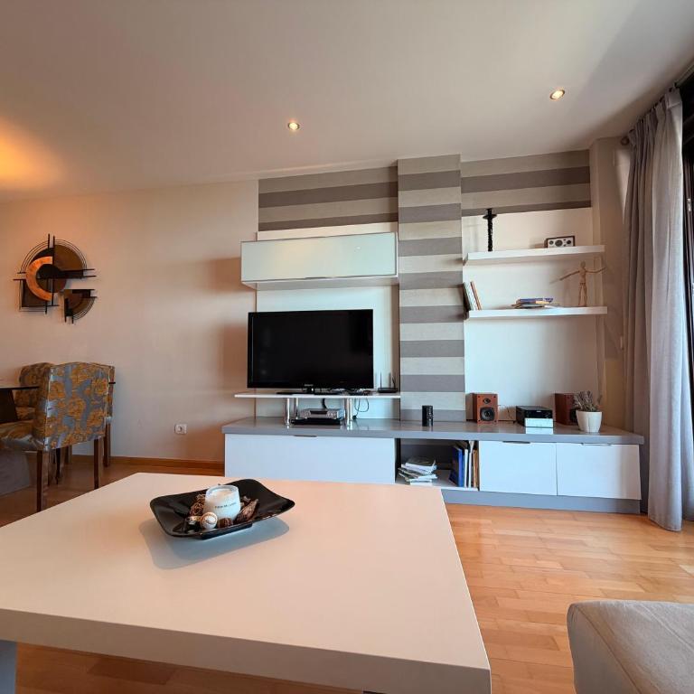 Camarate Golf Casares Luxury Apartment - Two-Bedroom Apartment with Balcony and Sea View - 5