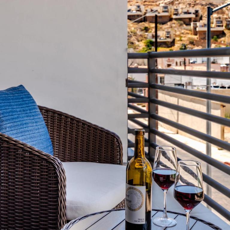 NEW Listing Walk to Downtown Cabo King Bed - Apartment - 3