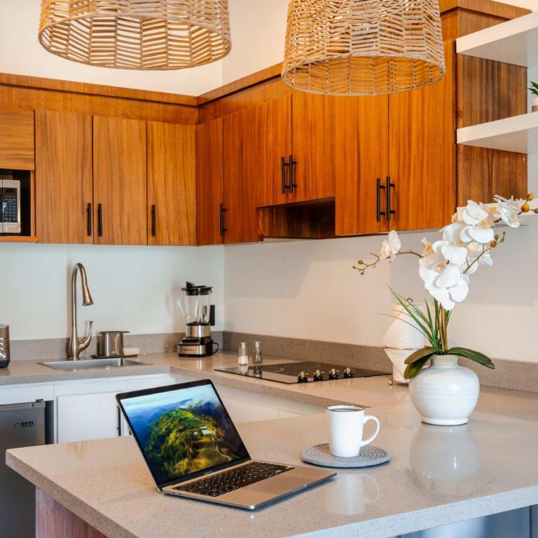 NEW Listing Walk to Downtown Cabo King Bed - Apartment - 4