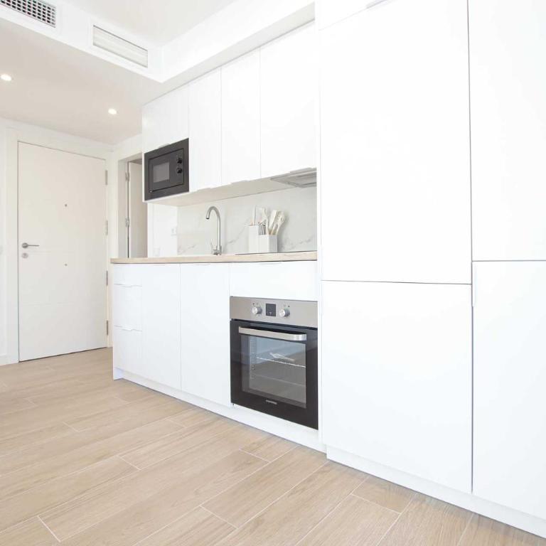 Luxury Apartment Fuengirola 1 min to the Beach Downtown - Apartamento de 1 dormitorio - 13
