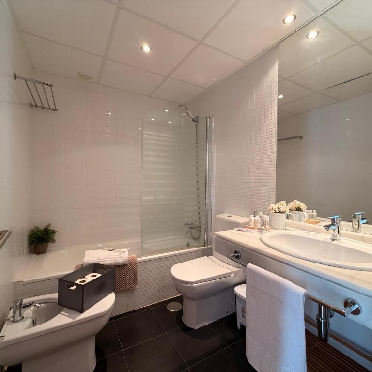 Camarate Golf Casares Luxury Apartment - Two-Bedroom Apartment with Balcony and Sea View - 25