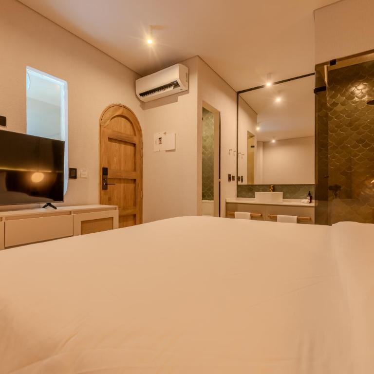 Amazing Luxury house Castalia 6BR - Seven-Bedroom House - 29
