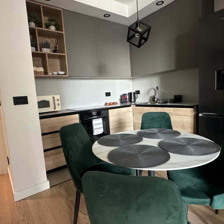 Aria Delux 2 BDR - Two-Bedroom Apartment - 1