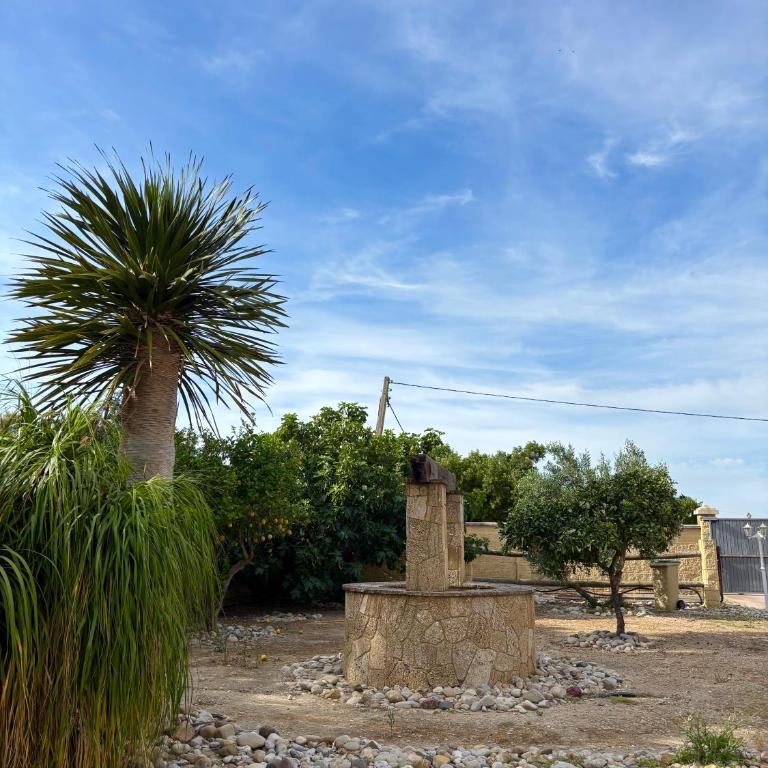 AMPLIO CHALET CON PISCINA y JARDÍN PRIVADO EN EL CORAZÓN DE LA BAHÍA DE CÁDIZ - Casa de 3 dormitorios - 11