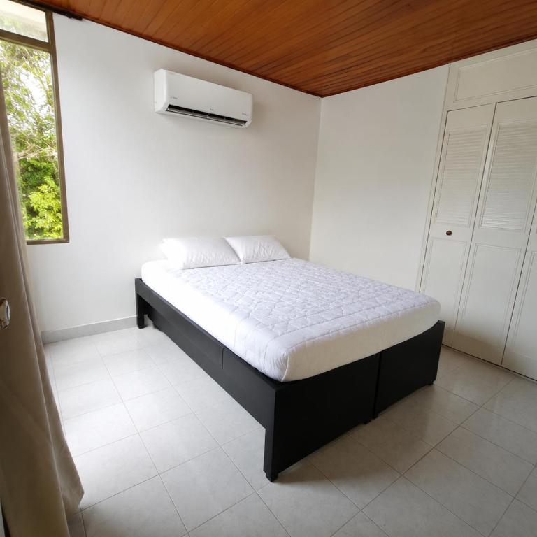 APTO CENTRO DE MELGAR CON PISCINA EN CONJUNTo - Apartamento de 2 dormitorios - 4