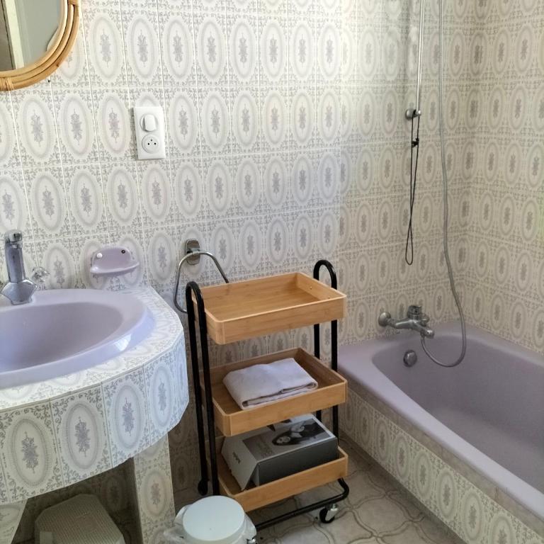 Maisonnette Royan proche marché et plages - One-Bedroom Apartment - 2