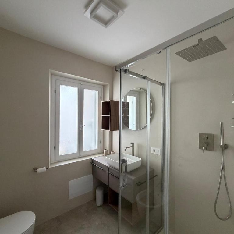 Il Giardino dei Lecci - Appartamento con 2 Camere da Letto, Terrazza e Vista Mare - 9