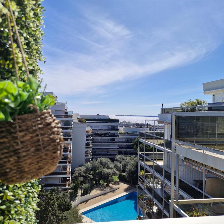 Elegant 2-room apartment with panoramic sea view & pool - Appartement 1 Chambre - 18