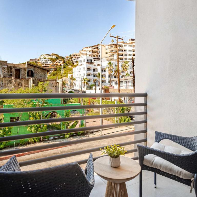 NEW 2BR Apartment Walk to Marina & Downtown - Apartment - 10