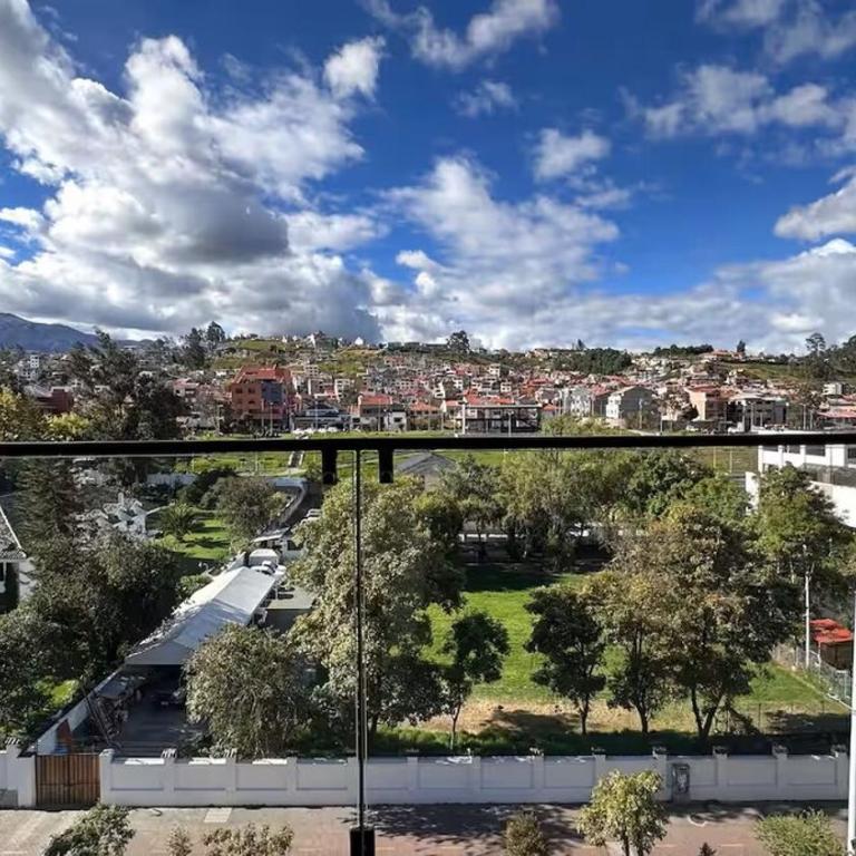 Prime Location Apartment 2 beds 2 baths Av Ordoñez Lasso - Two-Bedroom Apartment - 15