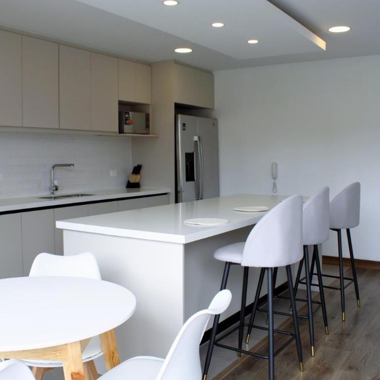 Prime Location Apartment 2 beds 2 baths Av Ordoñez Lasso - Two-Bedroom Apartment - 23