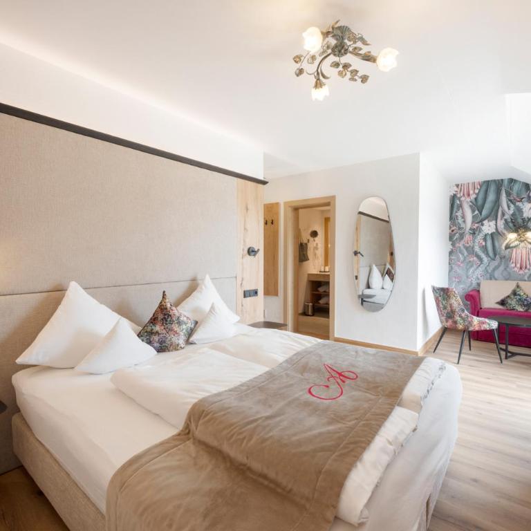Hotel AlpenSchlössl - Familienzimmer (2 Erwachsene + 2 Kinder) - 1