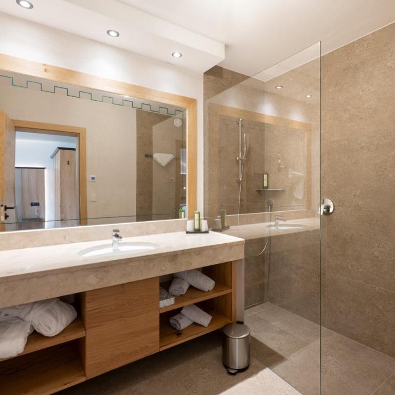 Hotel AlpenSchlössl - Familienzimmer (2 Erwachsene + 2 Kinder) - 5