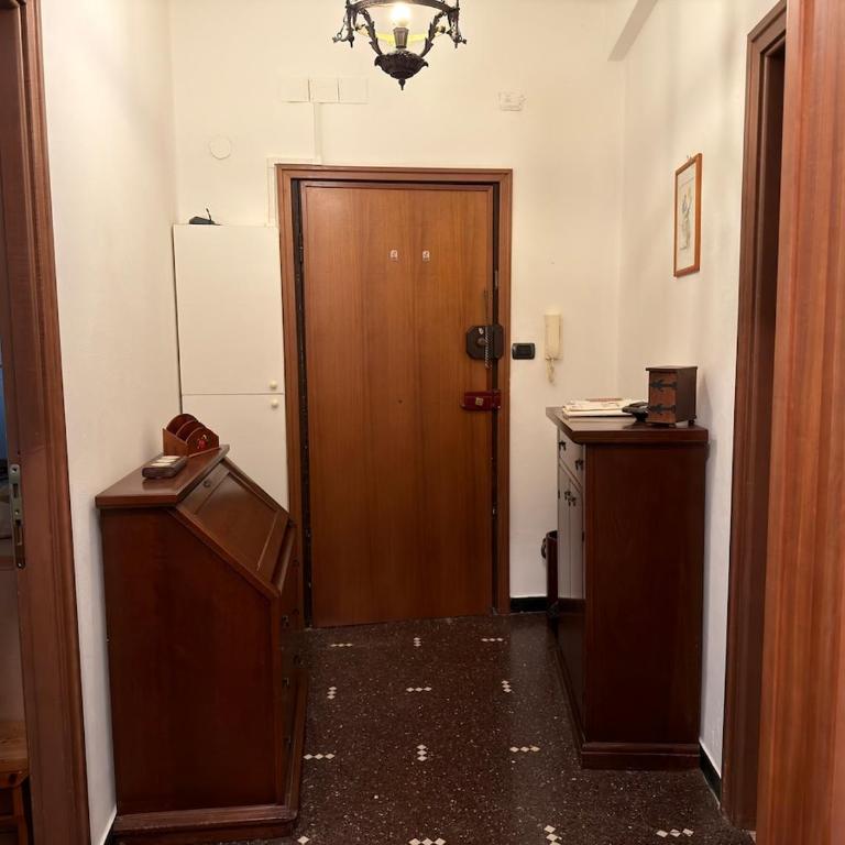Gaslini Hospital Apartment with garden - Two-Bedroom Apartment - 9