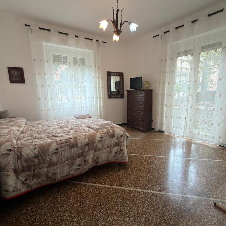 Gaslini Hospital Apartment with garden - Two-Bedroom Apartment - 12
