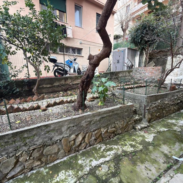 Gaslini Hospital Apartment with garden - Two-Bedroom Apartment - 19