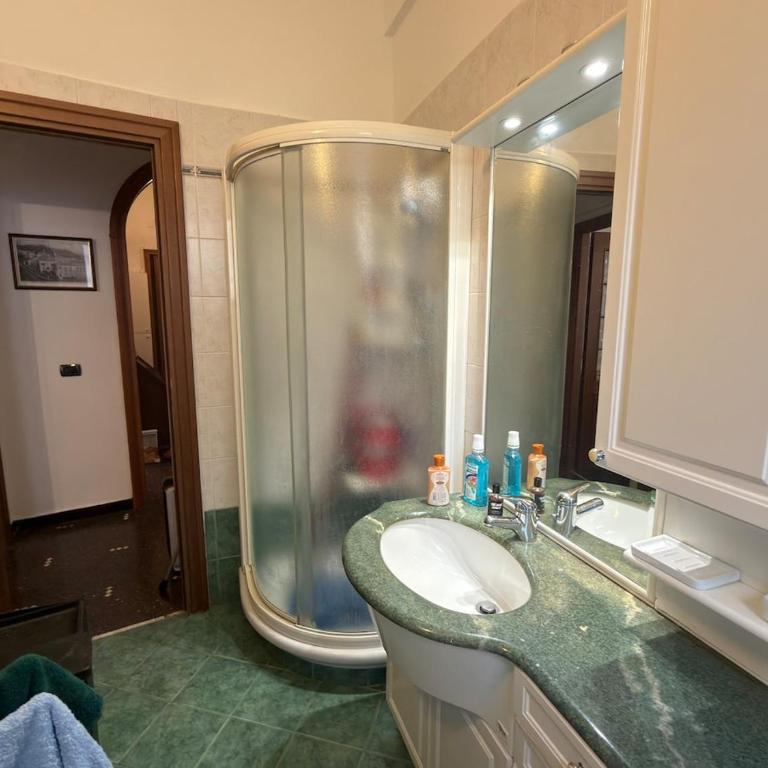 Gaslini Hospital Apartment with garden - Two-Bedroom Apartment - 22