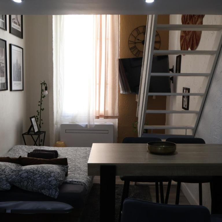 Cozy Studios in Old Town with Mezzanine - Place Garibaldi, Nice - Appartement 1 Chambre - 3