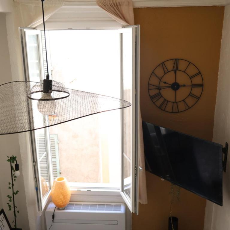 Cozy Studios in Old Town with Mezzanine - Place Garibaldi, Nice - Appartement 1 Chambre - 7