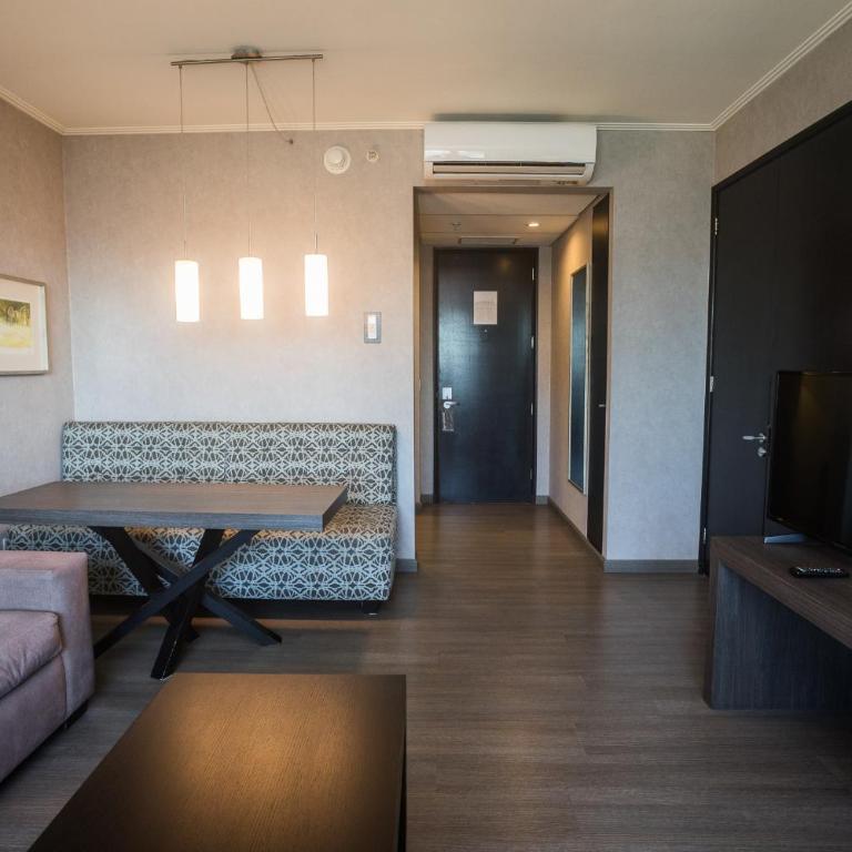 Mercure Santiago Centro - Junior Suite with One Queen Bed and Sofa Bed - 6
