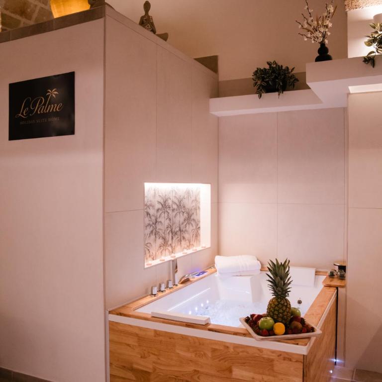 Le Palme - Holiday Suite Home - Suite with Spa Bath - 1