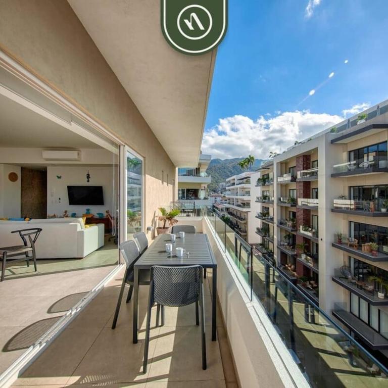 Luxury 1 BR Condo in the Heart of Romantic Zone - Vacation Home - 1