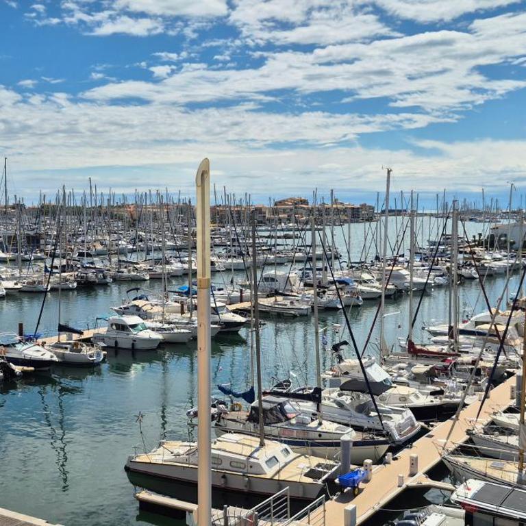 T2, vue imprenable sur le port, parking, clim, wifi - Appartement 1 Chambre - Vue sur Mer - 33