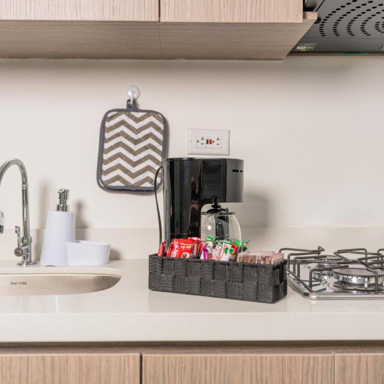 Apartamento nuevo y cómodo para grupos en Laureles - Three-Bedroom Apartment - 3