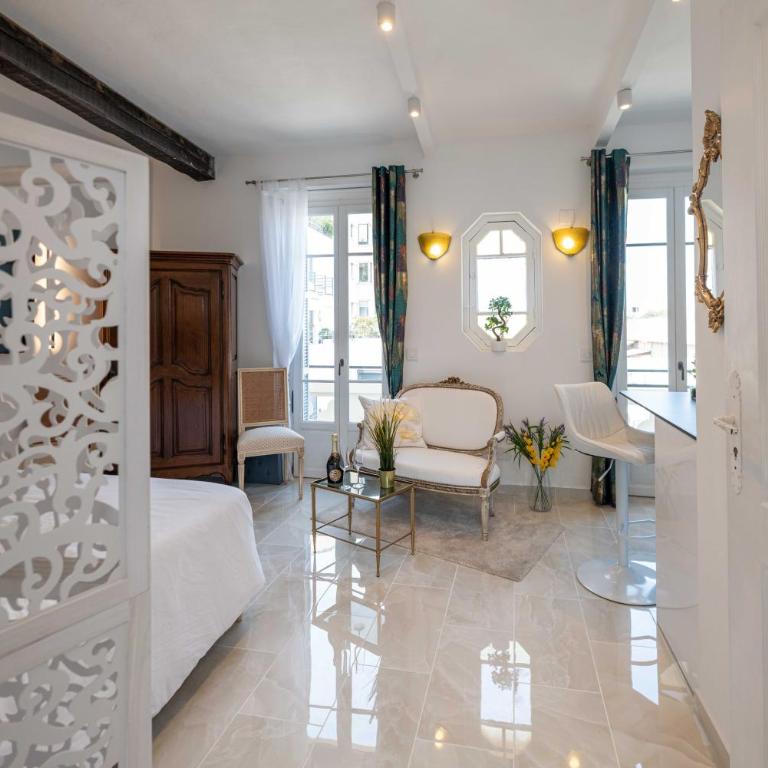 "Philomer Remparts" Art Deco Apartments by Sea and Parc - One-Bedroom Apartment with Balcony and Sea View - 14