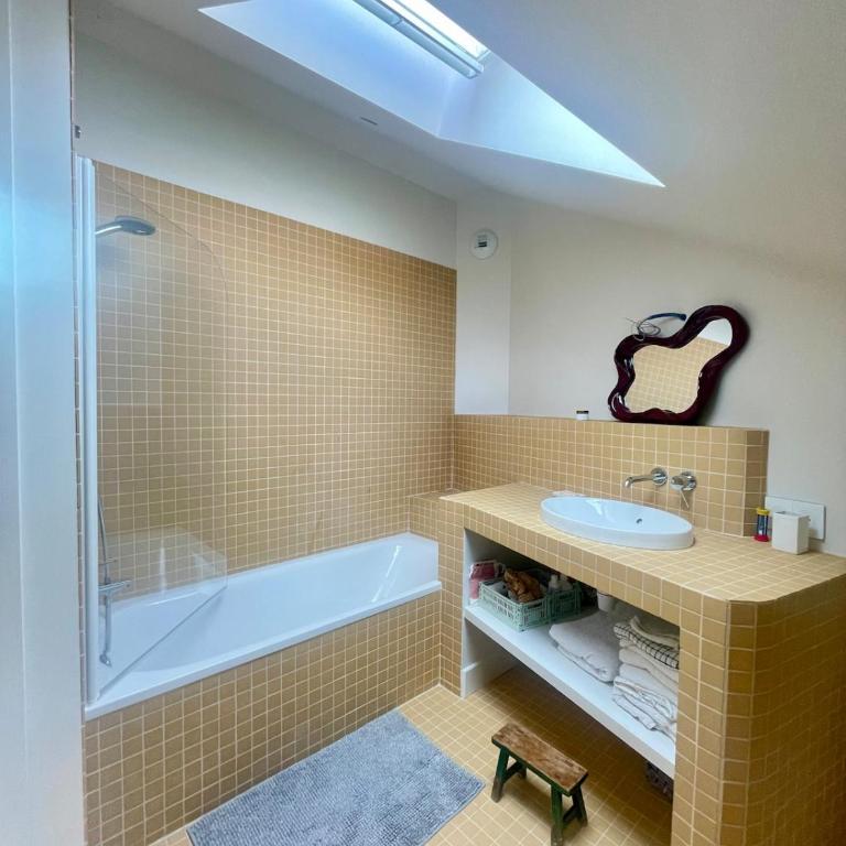 Bel appartement, 5 pers - 2 chambres, centre-ville, plage, Halles, spot de surf à pied - Apartment mit 3 Schlafzimmern - 8