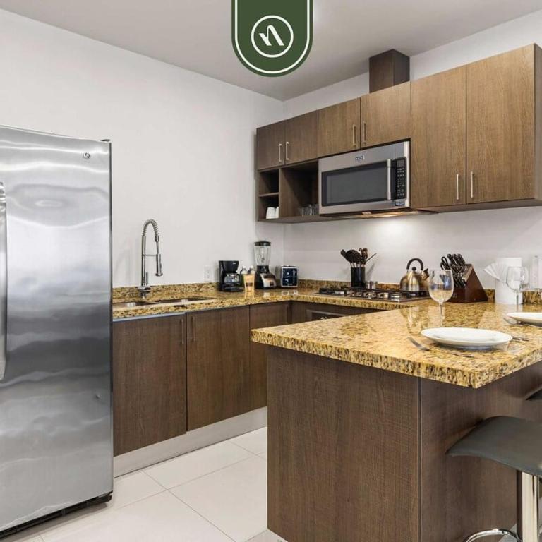 Centric 1 BR Condo with Gym – Amazing Rooftop Pool - Casa - 7