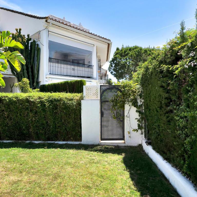 Lujoso y moderno adosado en Nagueles Marbella - Montepiedras 23 - Three-Bedroom Vacation Home - 44