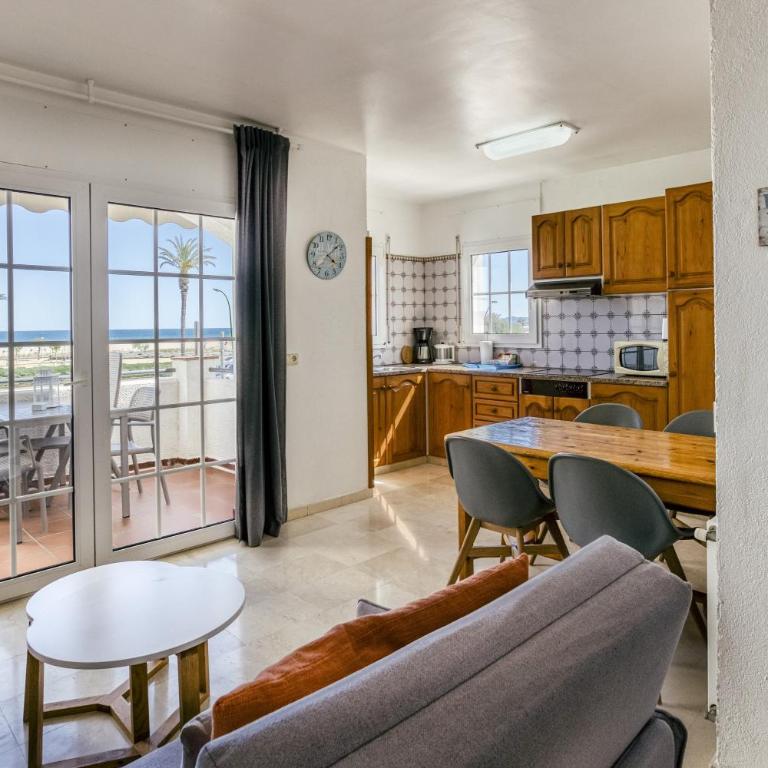 Art- Apartamentos Revilla Tacke D - Superior Apartment mit 1 Schlafzimmer und Balkon - 1