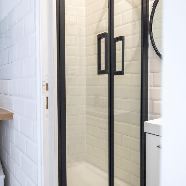 Studio à 30s du RER E,Paris en 20 min - Studio Standard - 12