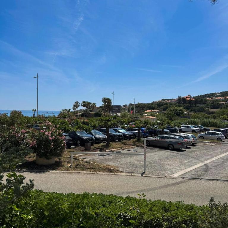Azurea - Sea view apartment near beach and pools - Appartement - Vue sur Mer - 44