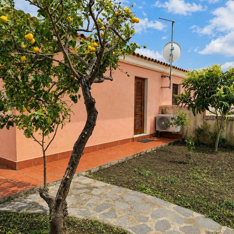 Villa con giardino 500 m dal mare - Casa con 2 Camere da Letto - 1