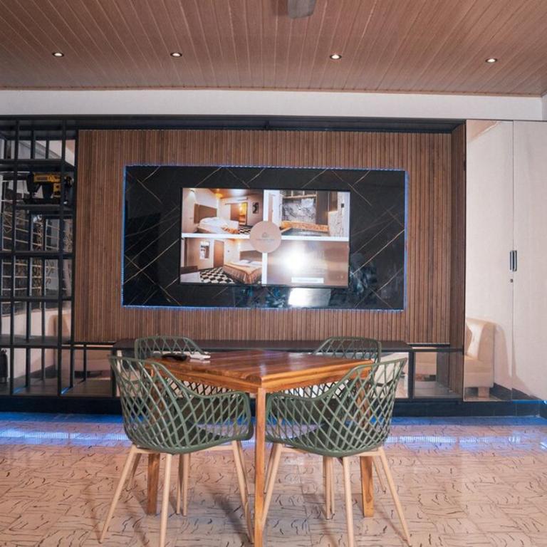 Close to Downtown Double Room with Jacuzzi - Two-Bedroom Apartment - 4