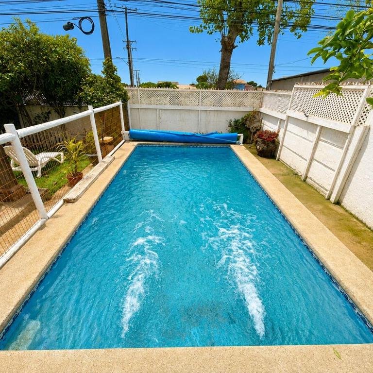 Casa con piscina en condominio a pasos de la playa - Four-Bedroom House - 3