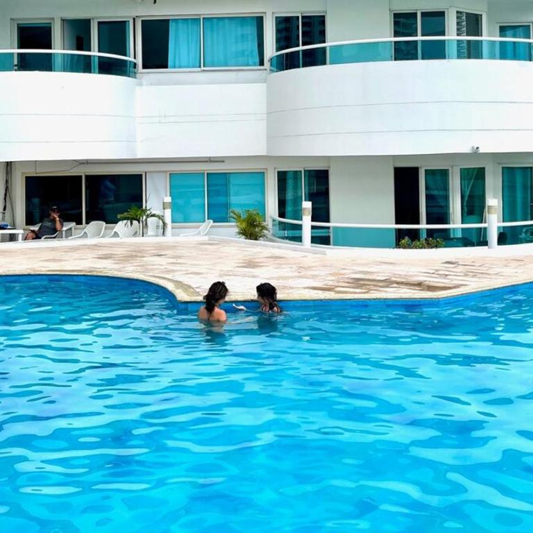 Hermoso apartamento cerca al mar - Three-Bedroom Apartment - 8