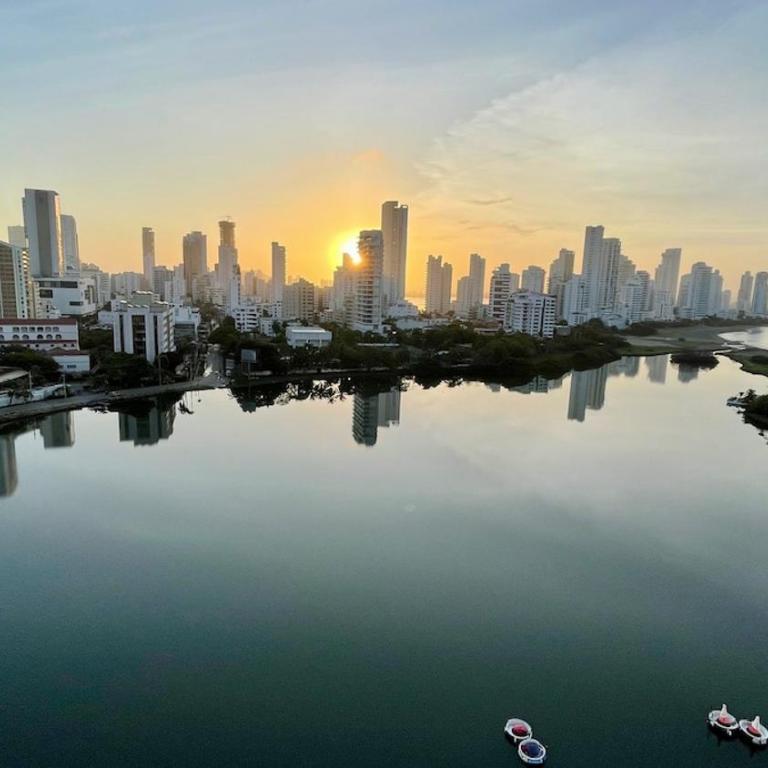 Hermoso apartamento cerca al mar - Three-Bedroom Apartment - 17