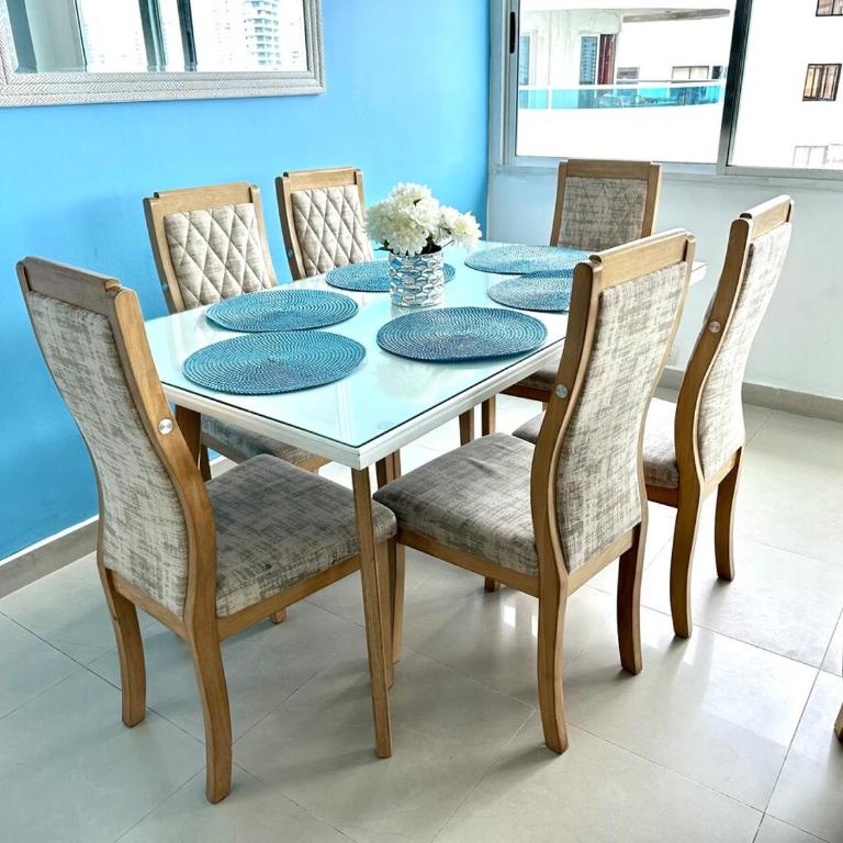 Hermoso apartamento cerca al mar - Three-Bedroom Apartment - 18