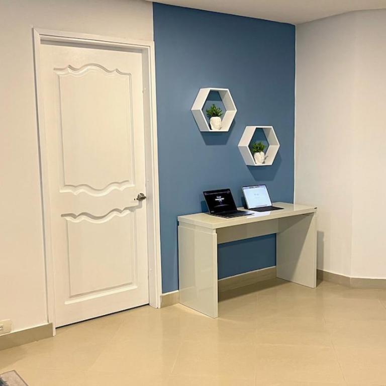 Hermoso apartamento cerca al mar - Three-Bedroom Apartment - 27