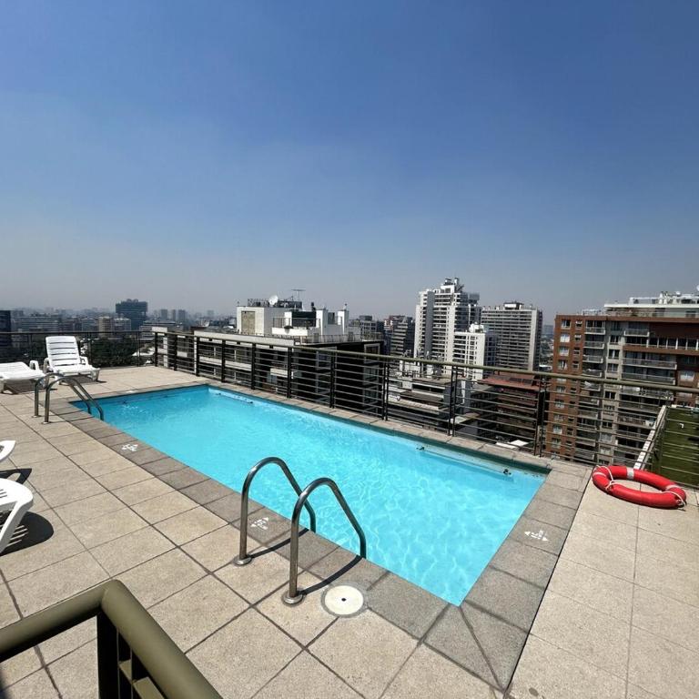 Great location with a pool - Two-Bedroom Apartment - 18