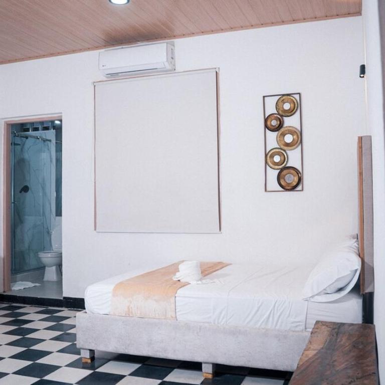 Boutique suite looking for the historic center - One-Bedroom Apartment - 10
