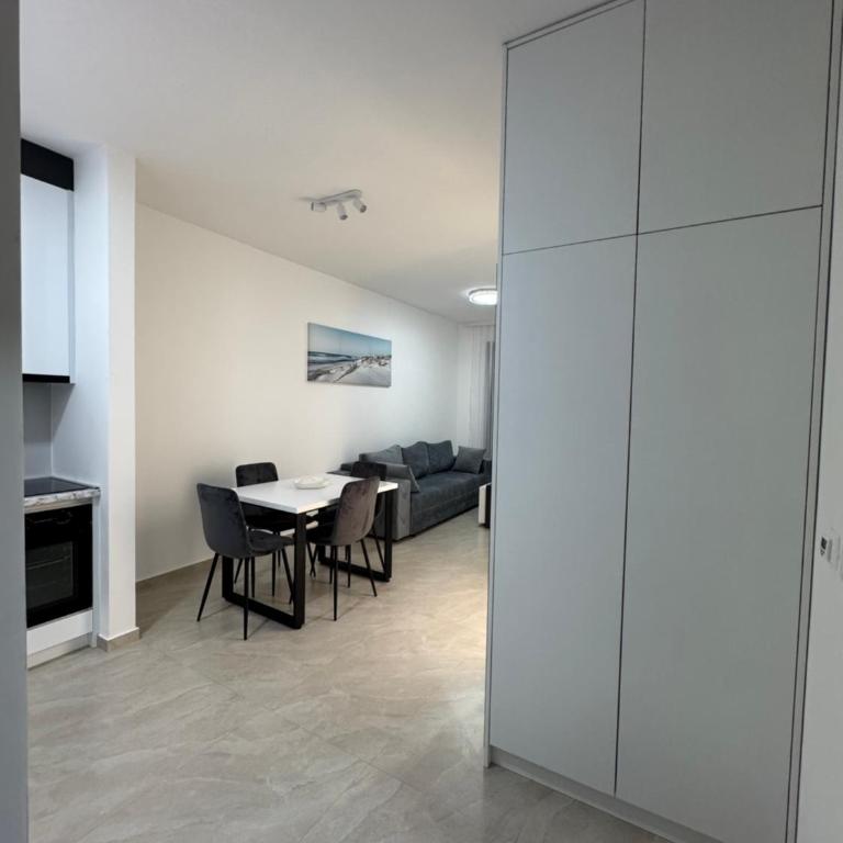 Prestige Apartments - One-Bedroom Apartment - 4