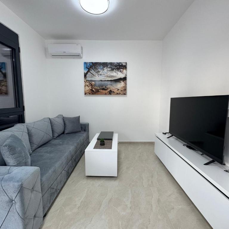 Prestige Apartments - One-Bedroom Apartment - 1