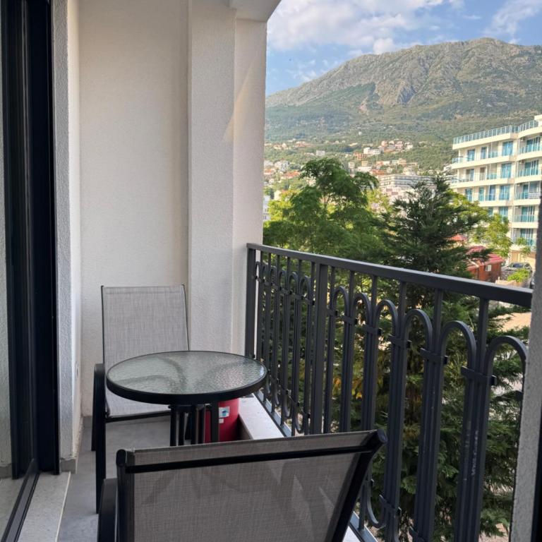 Prestige Apartments - One-Bedroom Apartment - 4