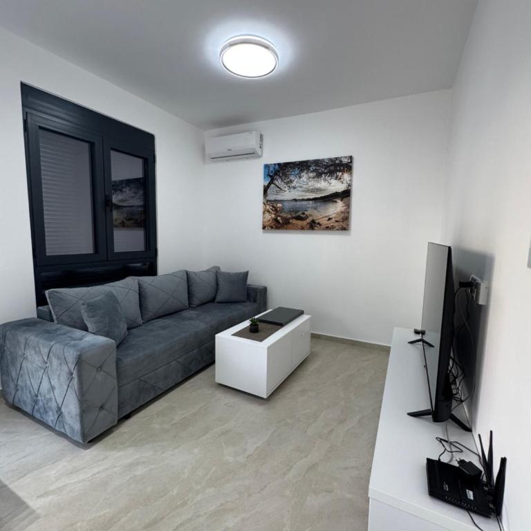 Prestige Apartments - One-Bedroom Apartment - 8
