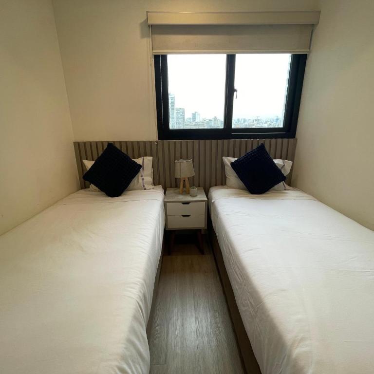 Artline Apartments by Vibrant - Two-Bedroom Apartment with Balcony - 22
